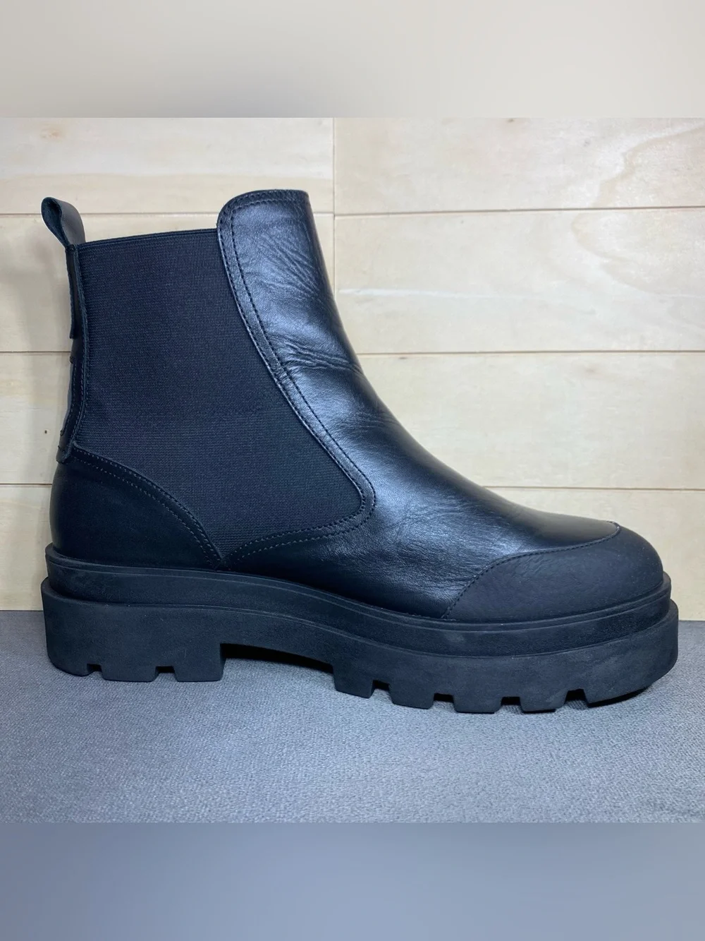 Fly London Lugged Chelsea Boots Black Leather Women's Size 10.5 Shoes EU41